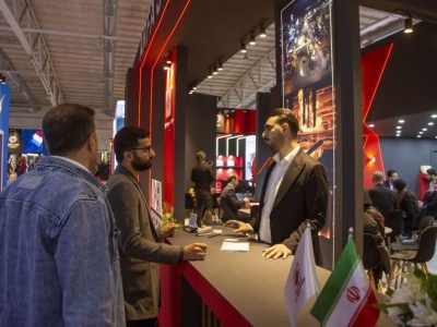 استقبال فعالان صنعت از غرفه شرکت آهن و فولاد ارفع در نخستین روز نمایشگاه متافو