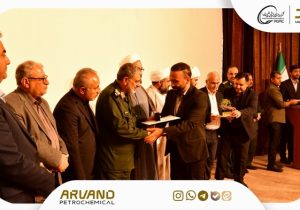 تقدیر از رئیس فناوری و اطلاعات پتروشیمی اروند به‌پاس خدمات پژوهشی