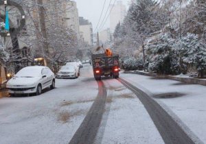 افزایش ۲۰ تا ۵۰ درصدی تجهیزات و نیروهای برف‌روب در منطقه یک