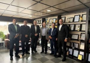 بازدید مدیران بانک صنعت و معدن از شعبه کرمانشاه و واحد تولیدی مارپیچ باختر