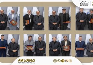 محمد شریعتمداری در مراسم تکریم و معارفه مدیران عامل جدید شرکت‌های تابعه گروه: تغییر ساختار هلدینگ خلیج فارس/ ترسیم نقشه راه پتروشیمی در سال ۱۴۰۵