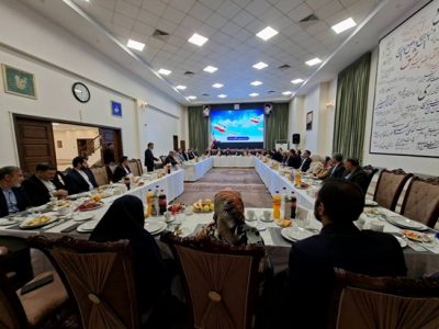 دیدار وزیر صمت با کارکنان سفارت ایران در تاجیکستان/ فعالان اقتصادی دغدغه‌های خود را مطرح کردند