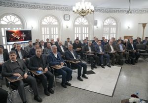 حمایت از تولیدکنندگان و حفظ رضایت مشتریان در افق بانک ملی ایران /تببین اهداف و برنامه های پایان سال با حضور روسای ادارات امور شعب