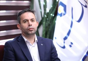 بازدید معاون بازاریابی و امور شعب بانک سینا از برخی شعب کشیک شرق تهران و گفتگو با کارکنان