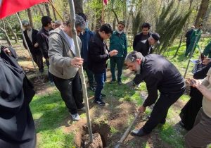 برپایی مراسم روز طبیعت در بوستان قیطریه؛ کاشت نهال به نیت شهیدان