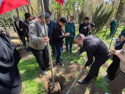 برپایی مراسم روز طبیعت در بوستان قیطریه؛ کاشت نهال به نیت شهیدان