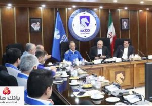 دیدار مدیرعامل بانک ملت با مدیرعامل ایران خودرو -حمایت از واحدهای تولیدی و صنعتی بزرگ در اولویت برنامه های بانک ملت