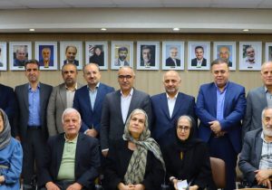 امضای قرارداد بیمه تکمیلی بازنشستگان کشوری با بیمه دی / استقبال کانون های بازنشستگی از بیمه دی به دلیل خوشنامی در درمان و خدمات برخط