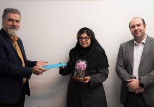 تجلیل از رابط برتر امور مشتریان بیمه دی؛ شعبه ممتاز مرکزی تهران پیشتاز در پاسخگویی