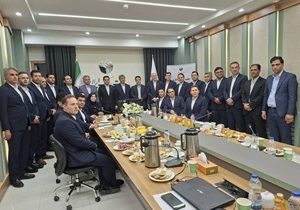 مدیرعامل پست‌بانک ایران در شورای اداری مدیریت شعب استان اردبیل تأکید کرد؛ توسعه بانکداری دیجیتال در دهه چهارم فعالیت بانک