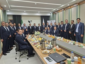 مدیرعامل پست‌بانک ایران در شورای اداری مدیریت شعب استان اردبیل تأکید کرد؛ توسعه بانکداری دیجیتال در دهه چهارم فعالیت بانک