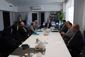 مدیرعامل بیمه دی: بخشی از توفیقات ما مرهون جامعه پزشکی است / تجلیل از پزشکان همکار بیمه دی در روز پزشک