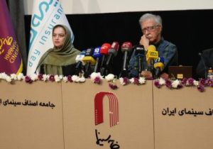 در نشست خبری گرامیداشت روز ملی سینما مطرح شد؛ هم‌افزایی بیمه دی و خانه سینما برای ارتقای امنیت حرفه‌ای اهالی هنر / حمایت بیمه دی از رویدادهای هفته سینما
