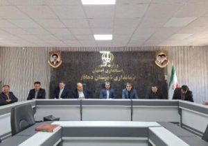 فرماندار دهاقان بر نقش آفرینی مؤثر بانک مسکن در خانه دار شدن مردم تاکید کرد